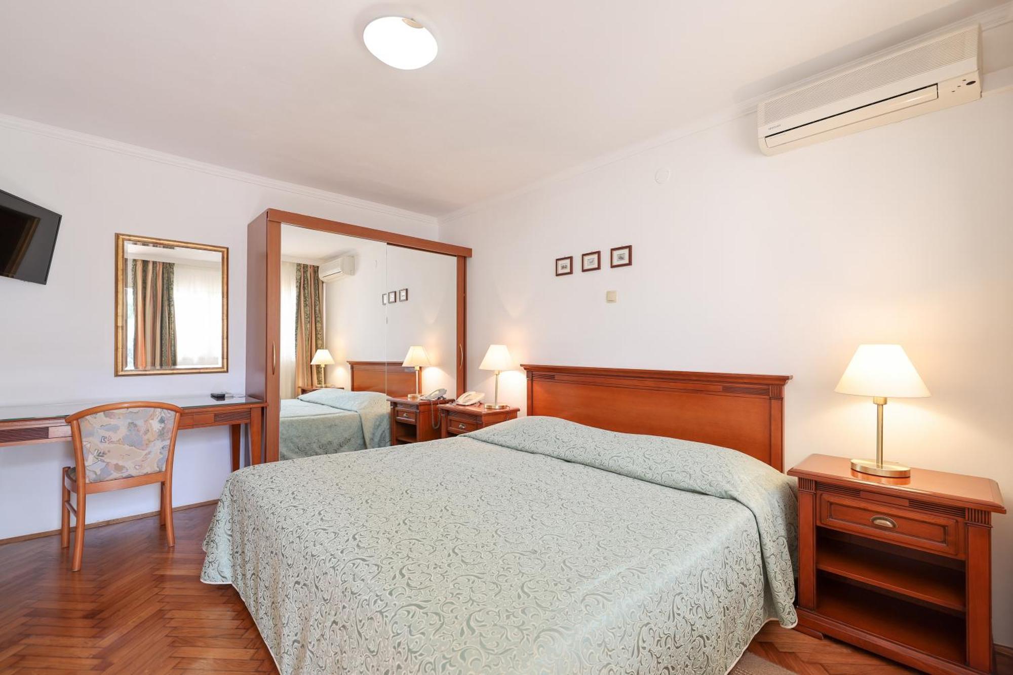 Hotel Val All Inclusive Donji Seget Exterior foto